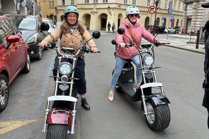 Praga e-scooter aventura: Fun & Easy Sightseeing Tour de 3 Horas