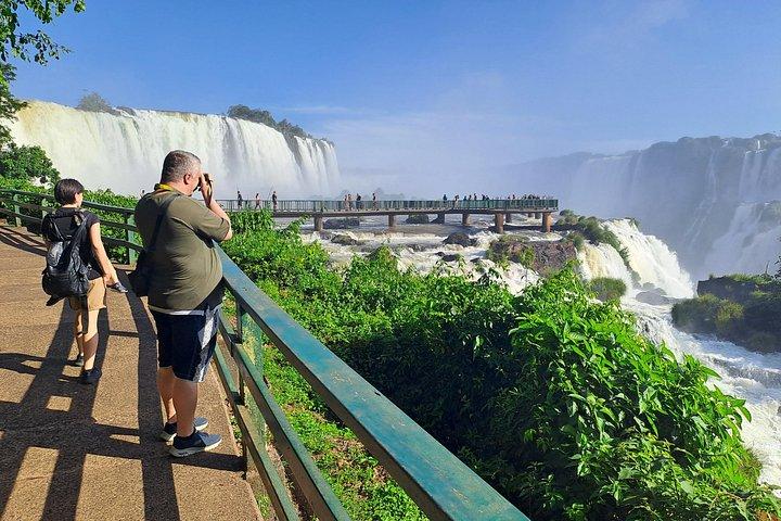 バードパーク訪問付きイグアスの滝ブラジルツアー