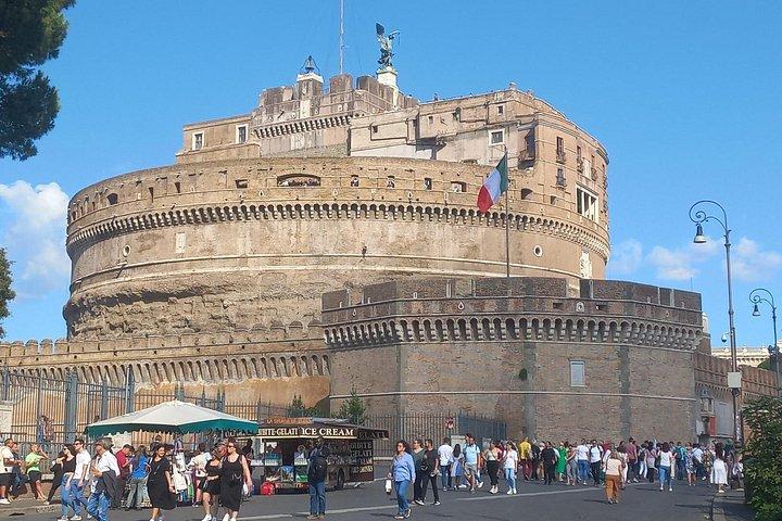 Visite guidée en voiturette de golf en petit groupe : points forts de la ville de Rome