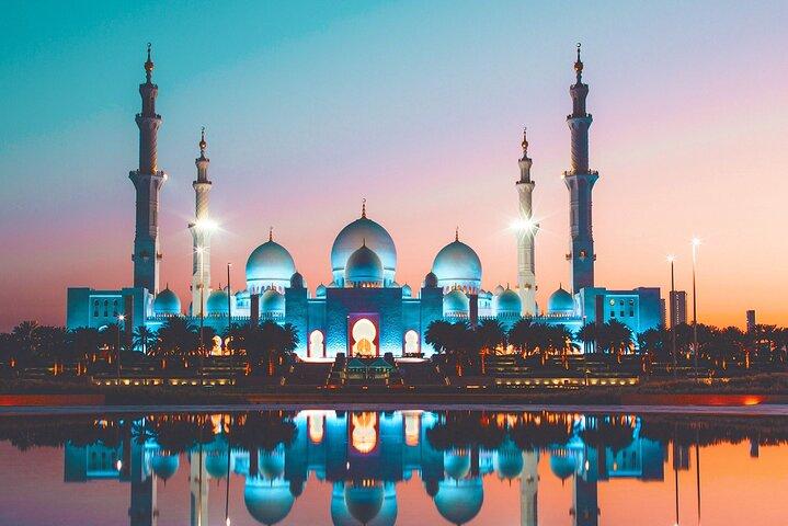 Tour esclusivo di Abu Dhabi, senza Ferrari World