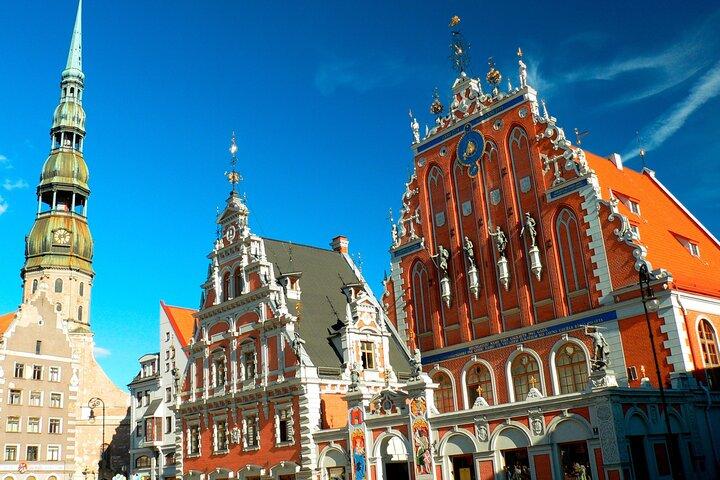 Private Custom Walking Tour with a Local Guide in Riga