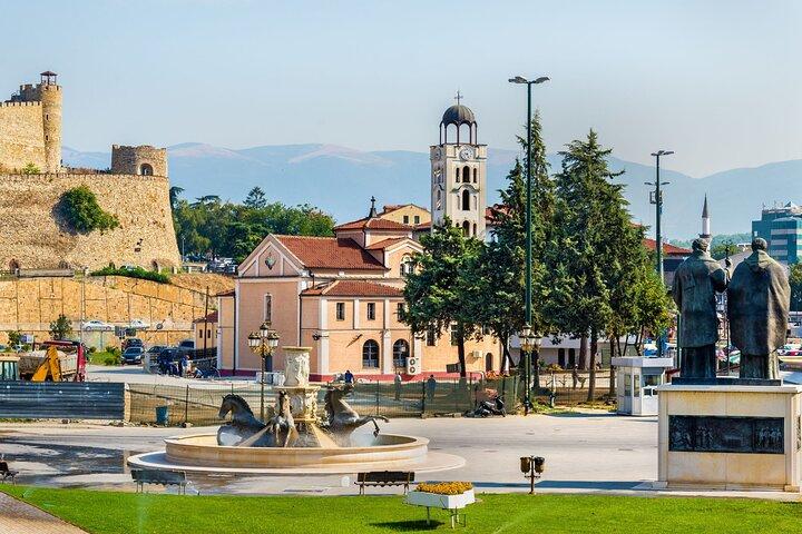 Visite privée à pied personnalisée avec un guide local à Skopje