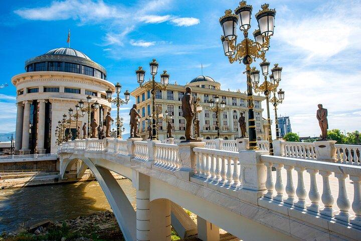 Visite privée à pied personnalisée avec un guide local à Skopje