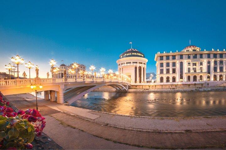 Visite privée à pied personnalisée avec un guide local à Skopje