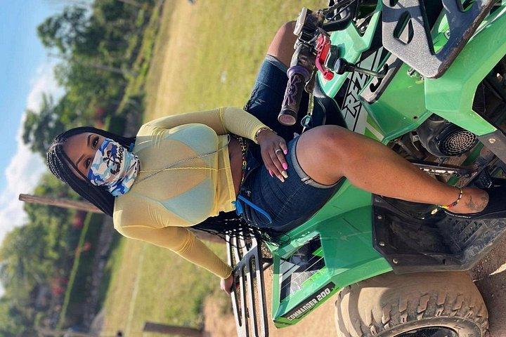 隠れた滝のハイキングと乗馬を備えた ATV サファリ