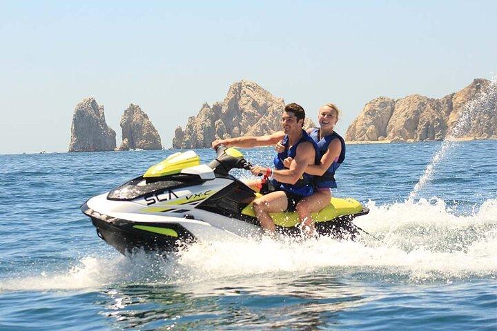 Attività di giro in moto d'acqua nella spiaggia di El Medano in Messico