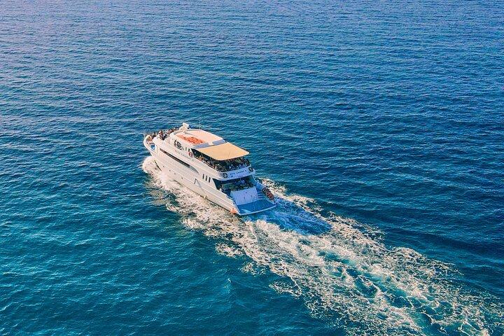 BLAUE LAGUNE-BOOTFAHRT | Wasserrutsche | Musik | Wein |