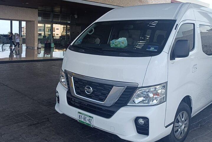 Privater Transfer vom Flughafen Cancun zur Hotelzone von Cancun