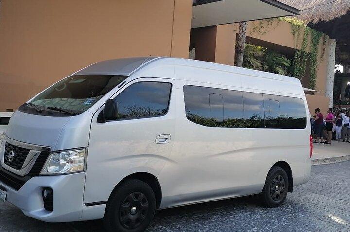 Privater Transfer vom Flughafen Cancun zur Hotelzone von Cancun