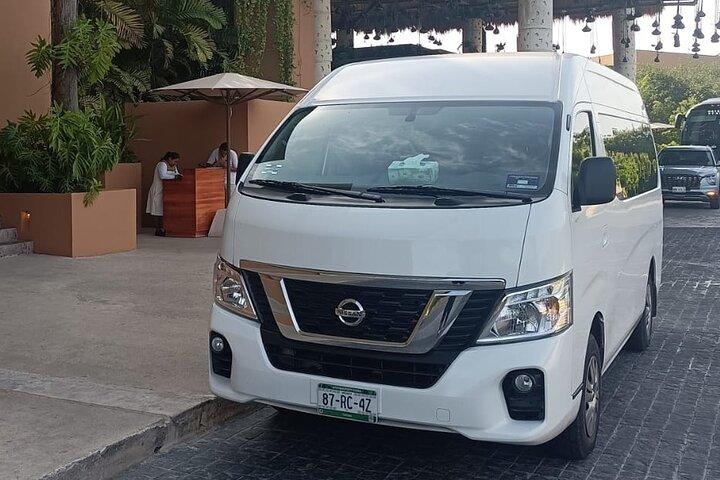 Privater Transfer vom Flughafen Cancun zur Hotelzone von Cancun