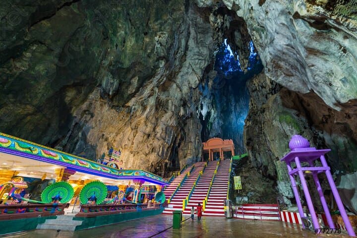 Batu Caves, Waterfalls and Hot Springs Tour With Lunch