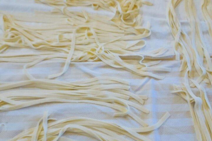キャンティ中心部での自家製パスタクラスとランチ