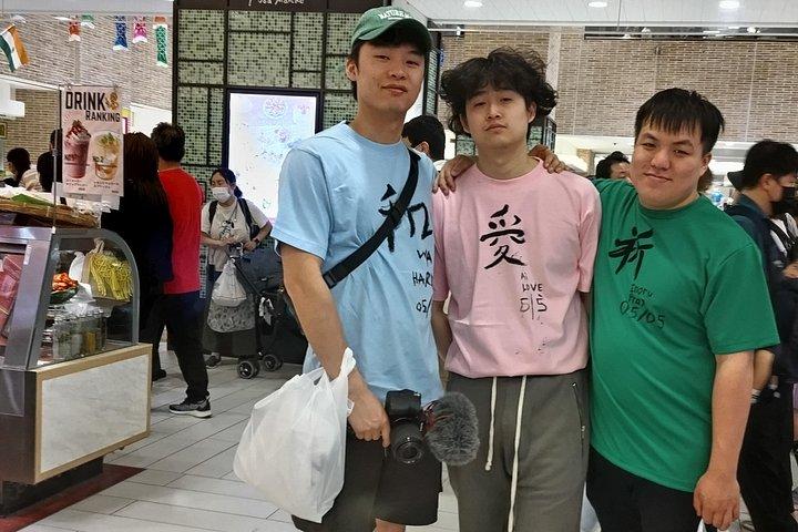 Tシャツにインクで漢字を手書き プライベートアートクラス in 東京