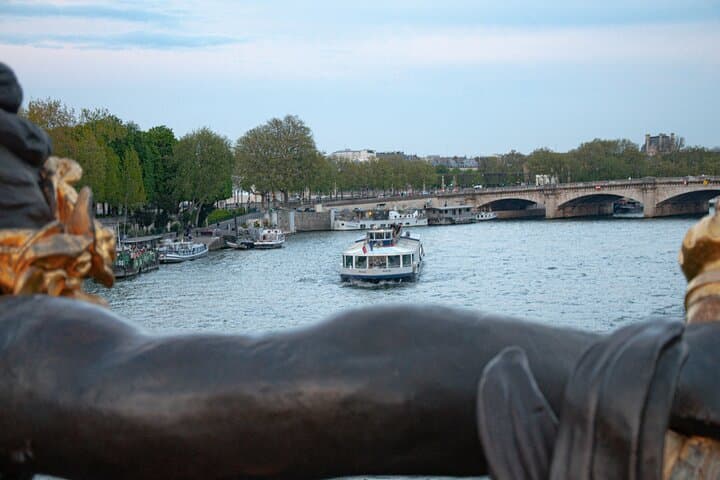 Paris en Scene 3 Course Seine River Dinner Cruise
