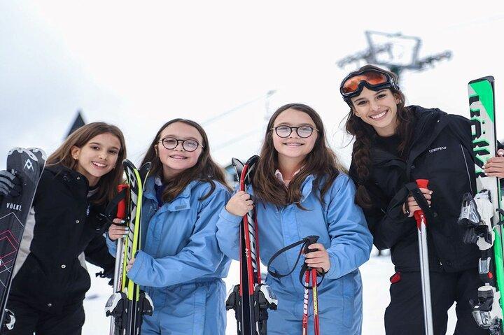 雪の洗礼アドベンチャー：セロ・カテドラルでのスキーとスノーボード