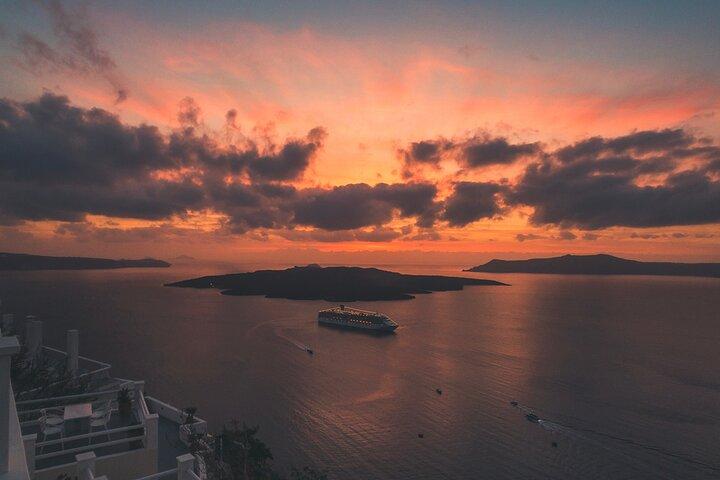 Private Highlights-Tour auf Santorini und Weinprobe mit lokalem Reiseführer