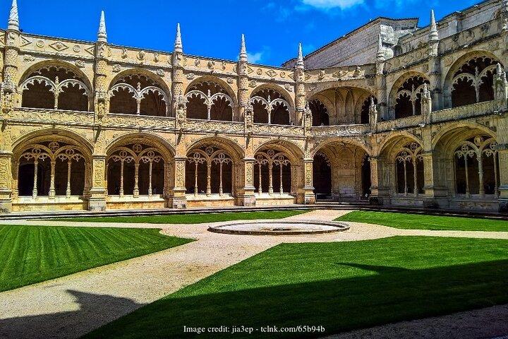 Scopri il monastero di Belem e Jeronimos: tour privato di mezza giornata