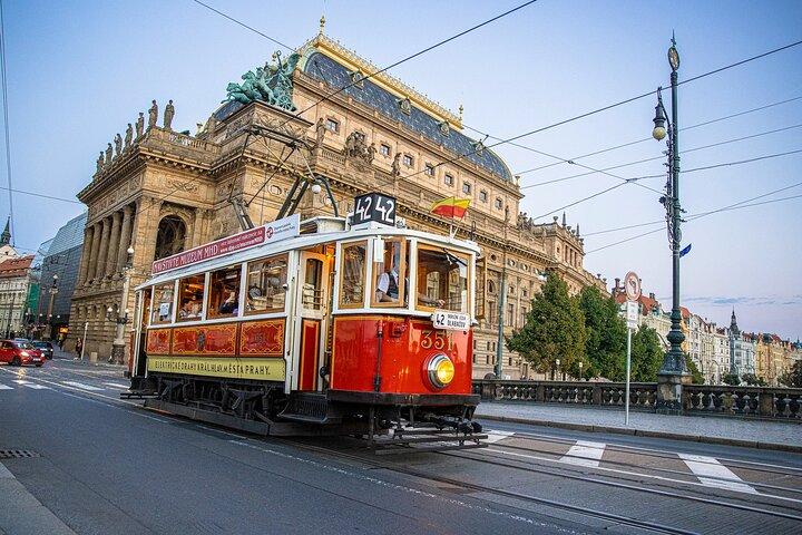 Prag Hopp på Hop av sightseeing spårvagn