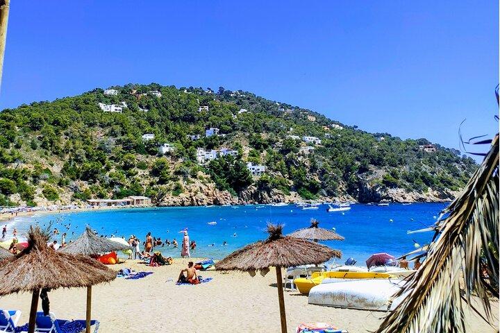 Excursion d'une journée le long des côtes est et nord d'Ibiza!