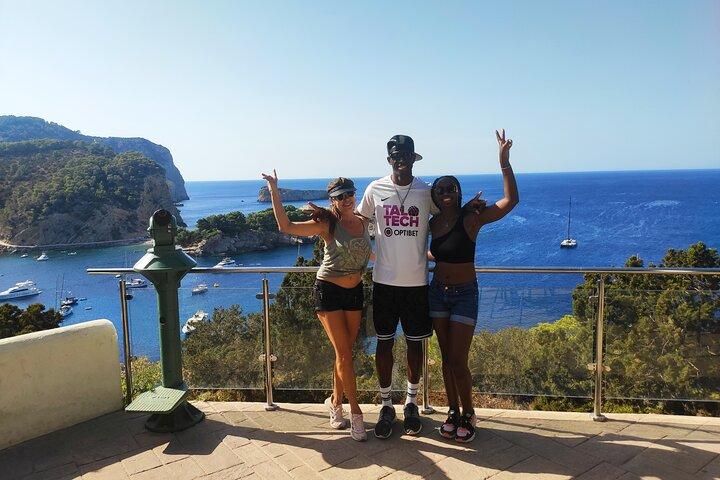 Excursion d'une journée le long des côtes est et nord d'Ibiza!