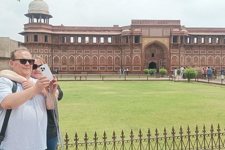 Private Tagestour durch Tajmahal und Agra Fort von Delhi mit dem Auto