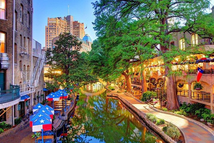 San Antonio : Private Custom Walking Tour With A Guide (Private)