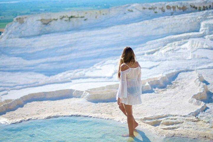 Excursión de un día a Pamukkale y Hierápolis con desayuno y recogida en el hotel