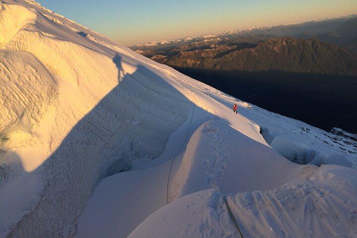 オソルノ火山のガイド付き登山