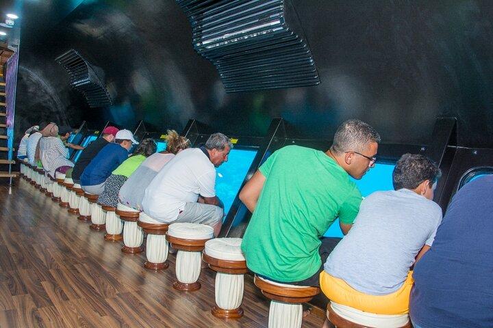 ダハブ：ロイヤル シースコープ潜水艦ガイド付きボート ツアー