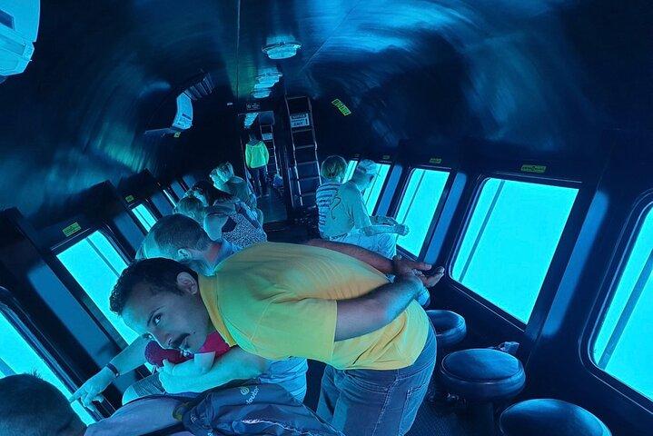 ダハブ：ロイヤル シースコープ潜水艦ガイド付きボート ツアー