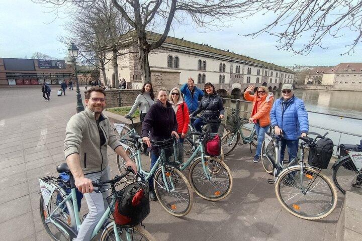 ストラスブール市内中心部のガイド付き自転車ツアー (地元ガイド付き)