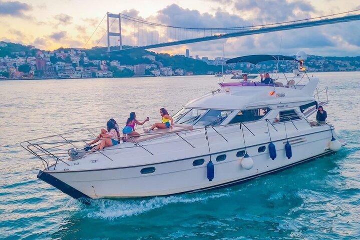 Bosphorus Cruise with 15m Yacht for Private Groups