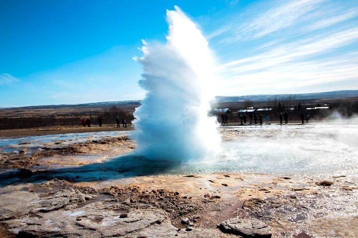3 - Day Winter Iceland Tour to Golden Circle, South Coast, Grotta di ghiaccio