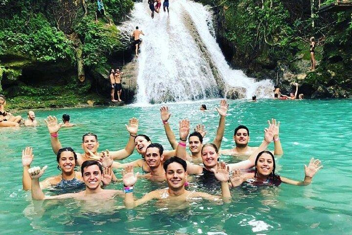 Blue Hole, River Tubing, Déjeuner Stop de Montego Bay et Falmouth