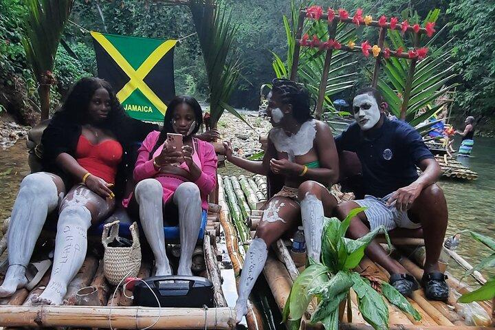 River Rafting Limestone Massage en Shopping Tour in de baai van Montego