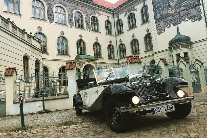 Oldtimer Prag – Große Stadtrundfahrt 150 Min. / 1-6 Pers. 2,5 Std