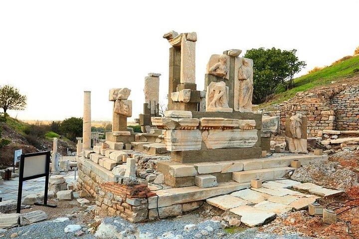 Tour to Pamukkale Ephesus Cappadocia with Balloon & Camel Rides
