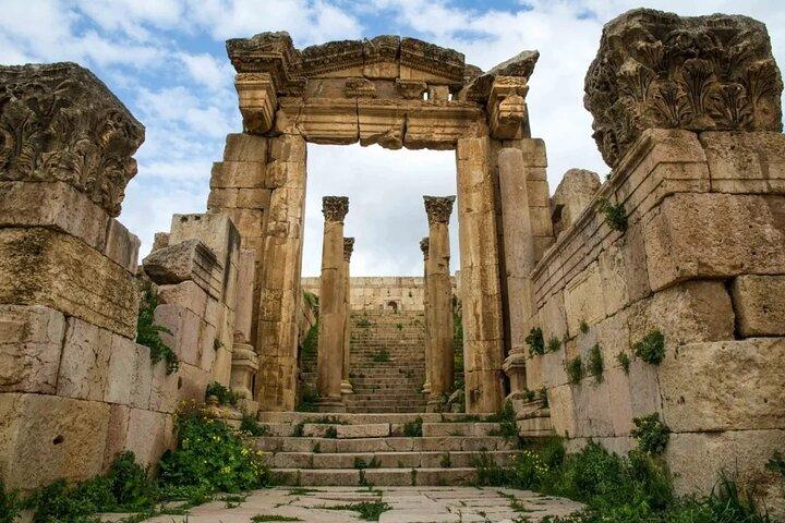 Tour de día completo en Jerash y el Mar Muerto desde Amman