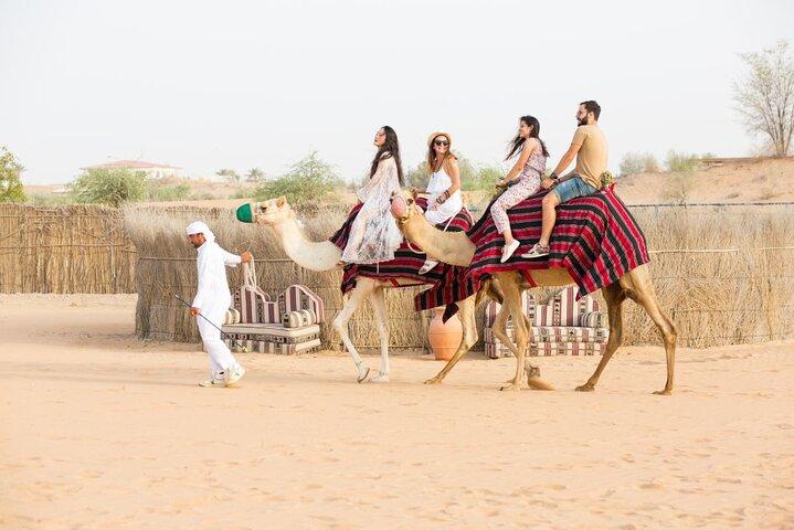 Avondwoestijnsafari Dubai met barbecuediner en shows