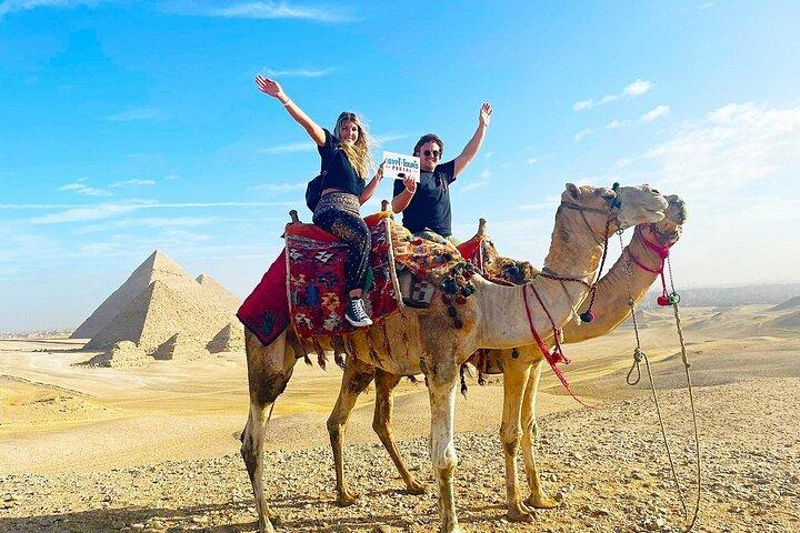 Privat tur: Kairo-dagsrejse fra Hurghada, herunder rundrejsefly, Giza-pyramider, sfinx og egyptisk museum