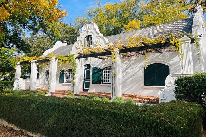 Top Cape Winelands Tour – Stellenbosch & Franschhoek Wine Tram