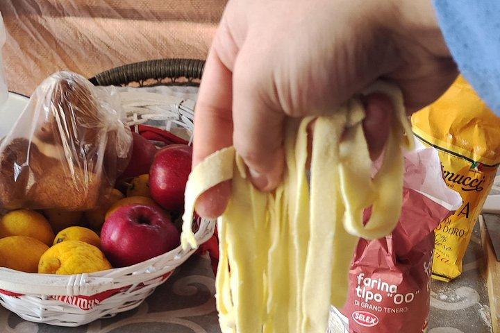 Pompei. Lezione privata di cucina napoletana e vino locale