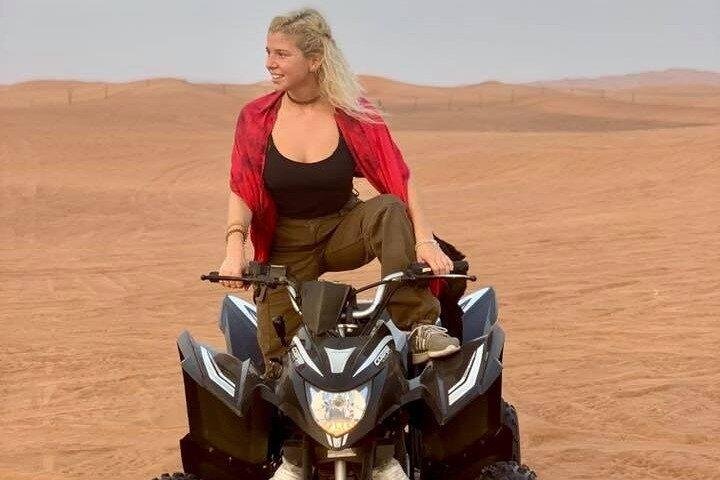 Desert Safari Quad Bike-aktivitet med middag i Dubai