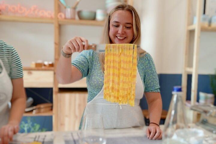 料理教室：ガルダ湖で作る新鮮なパスタとティラミス、ワイン付き