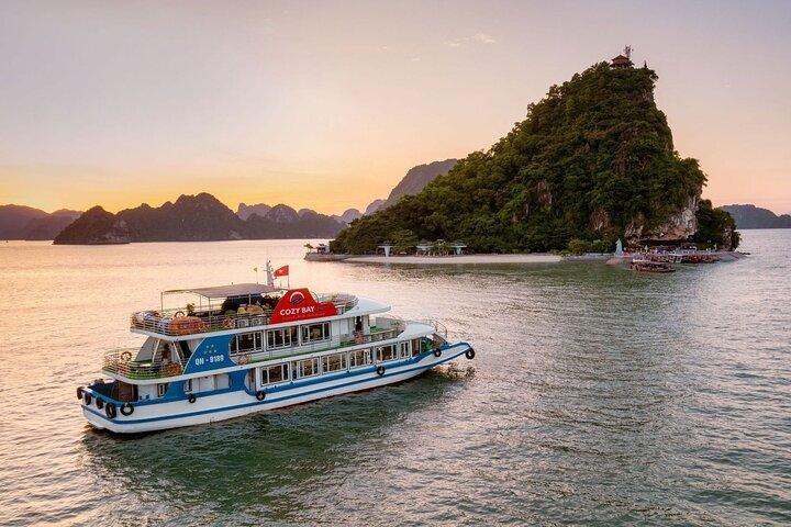 Excursão de dia inteiro à Baía de Halong com almoço buffet