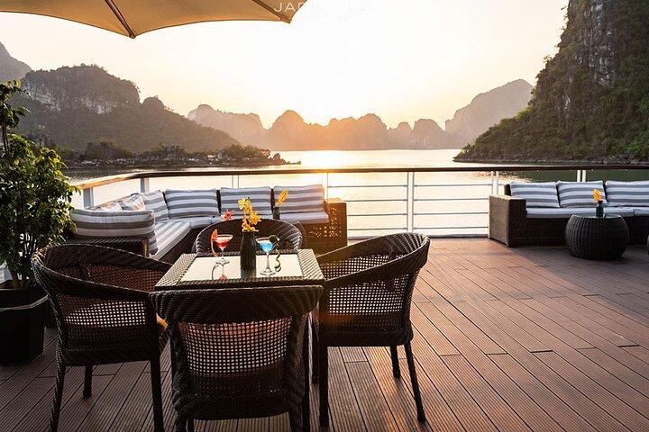 Excursão de luxo em Halong Bay em Jade Sails Cruise - All inclusive