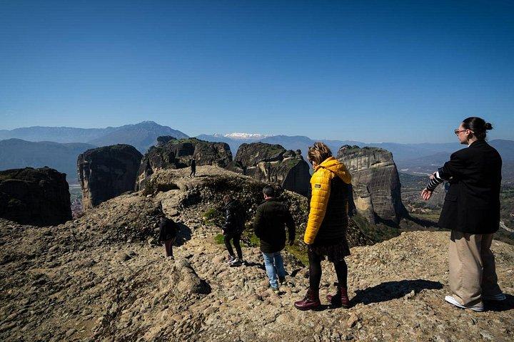 アテネからメテオラへの2日間旅行、現地ガイド付き、最大9名様