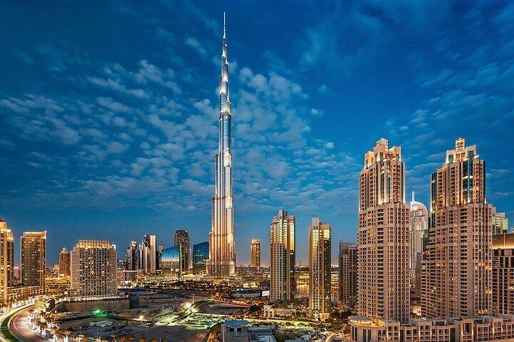 Dubaï Burj Khalifa avec le repas sur le toit avec transferts