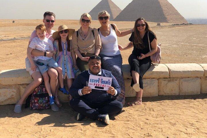 Day Tour to Giza Pyramids Complex, Egyptian Museum & Bazaar