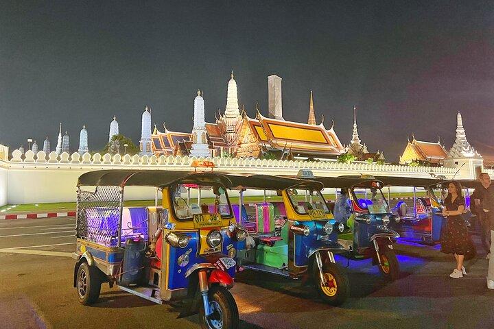 Tuk-tuk Private Tour em Bangkok à noite com refeição em Chinatown